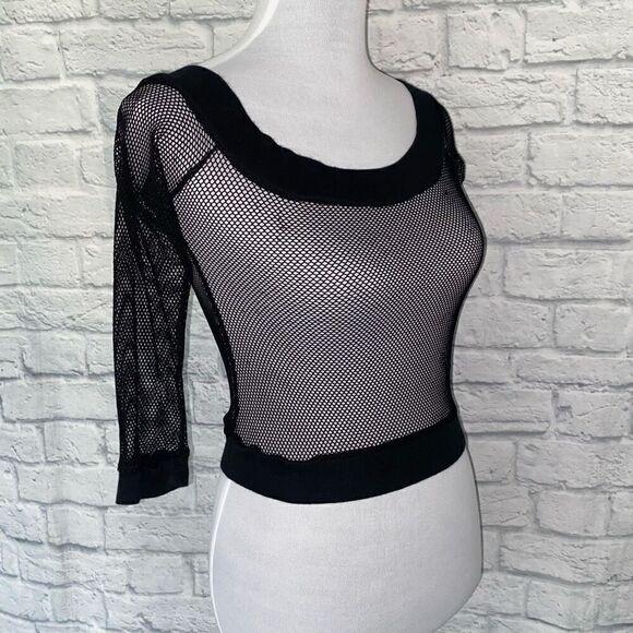 Chesley women netted 3/4 sleeve scoopneck crop top black - Picture 3 of 9